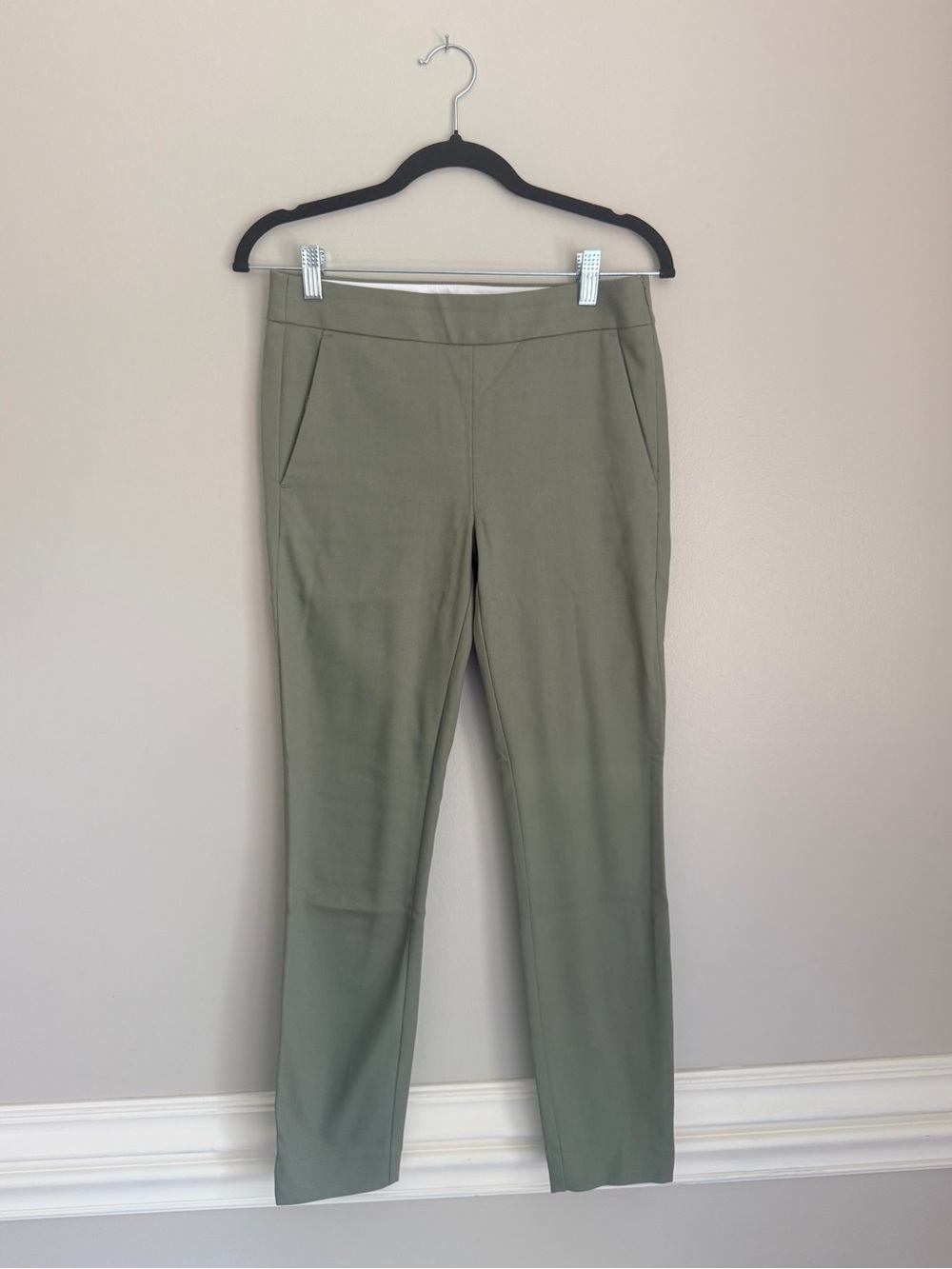 NWOT Loft Olive Straight-Leg Dress Trousers, size 0